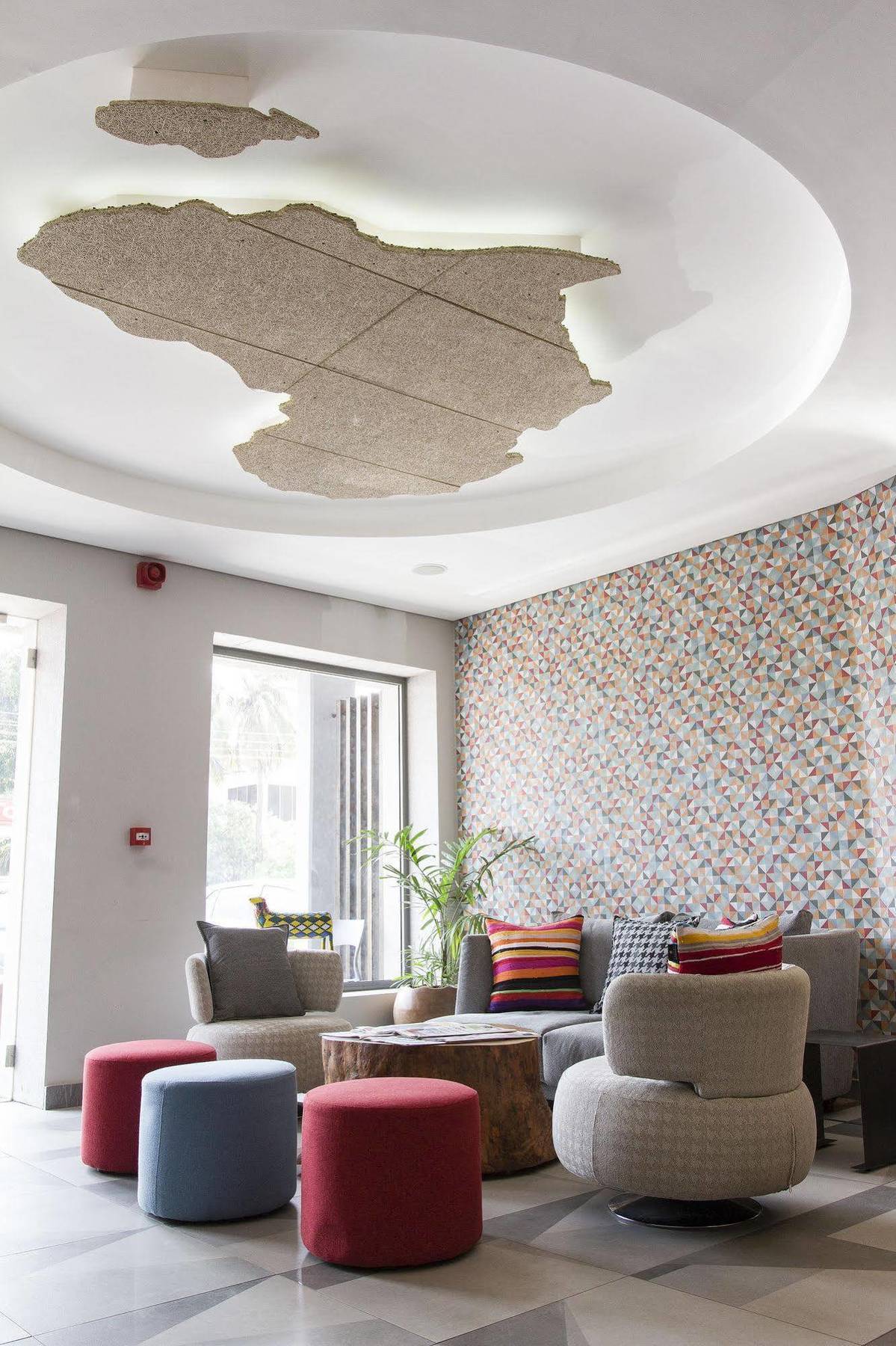 Urbano Hotel By Roots Wiaboman Экстерьер фото