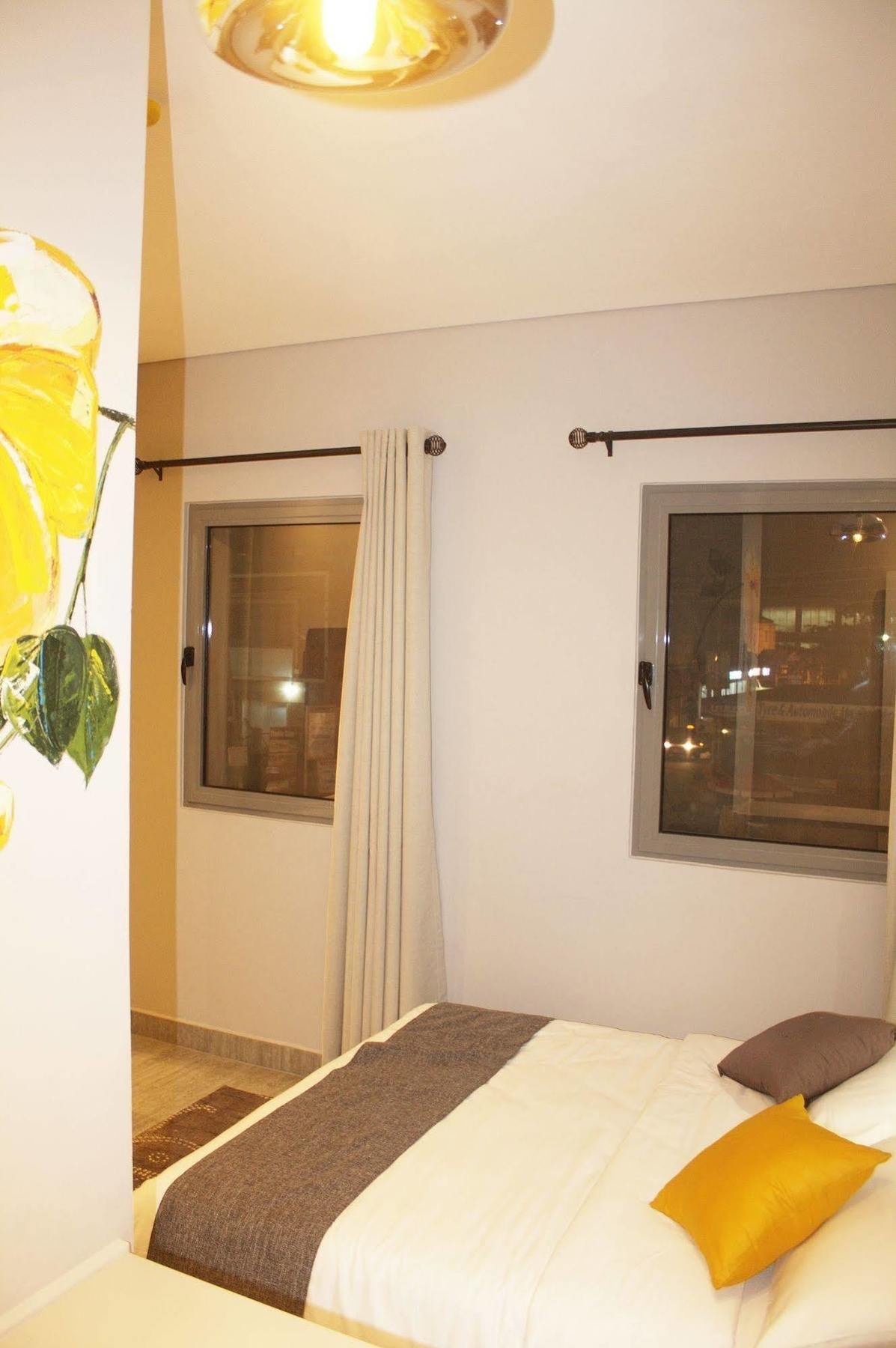 Urbano Hotel By Roots Wiaboman Экстерьер фото
