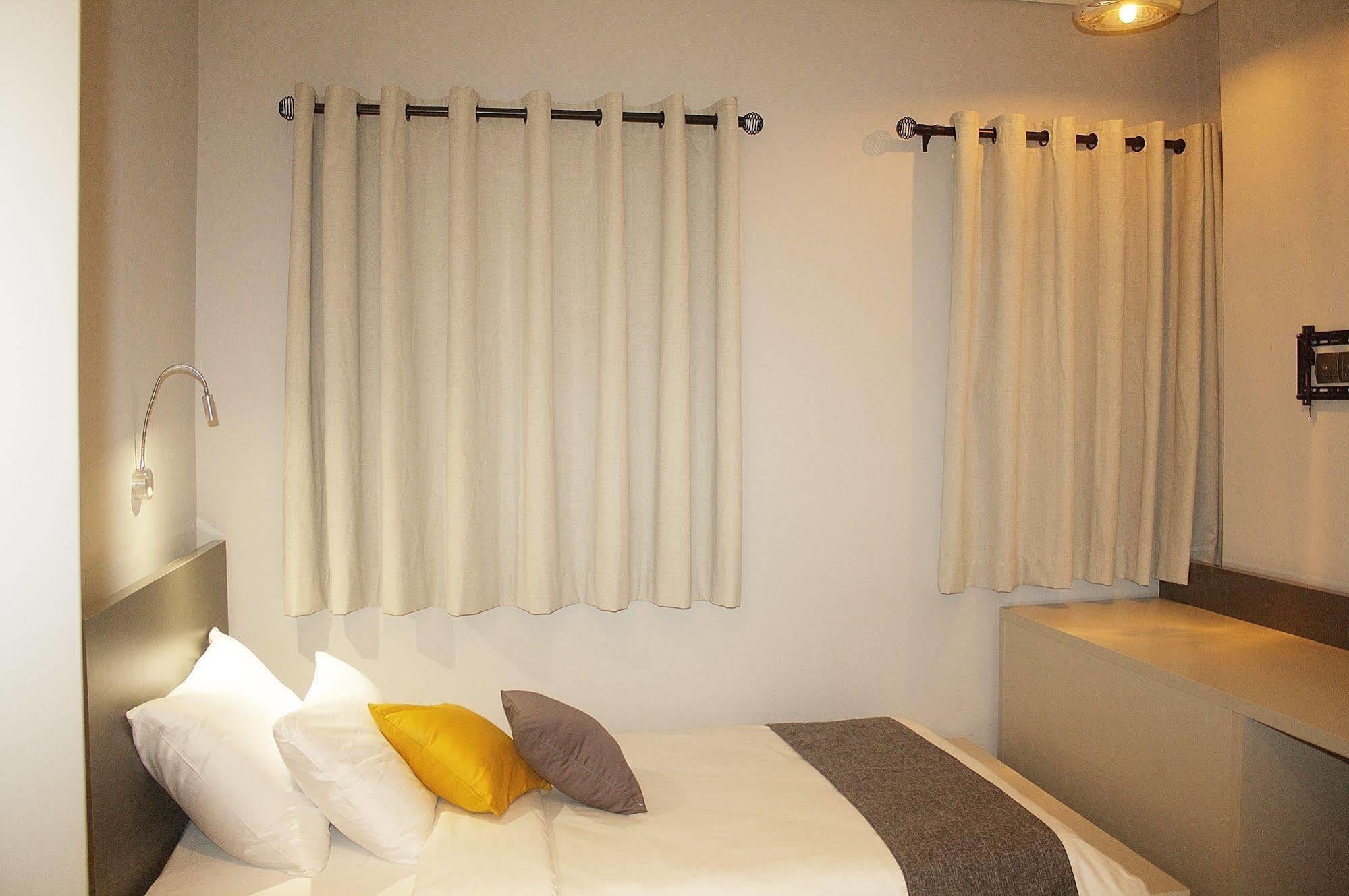 Urbano Hotel By Roots Wiaboman Экстерьер фото